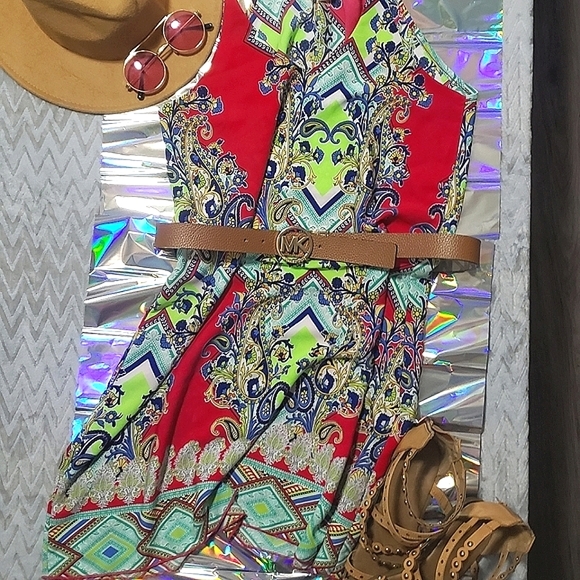 NWOT ☀️ Dress Abstract Pattern - Picture 1 of 9